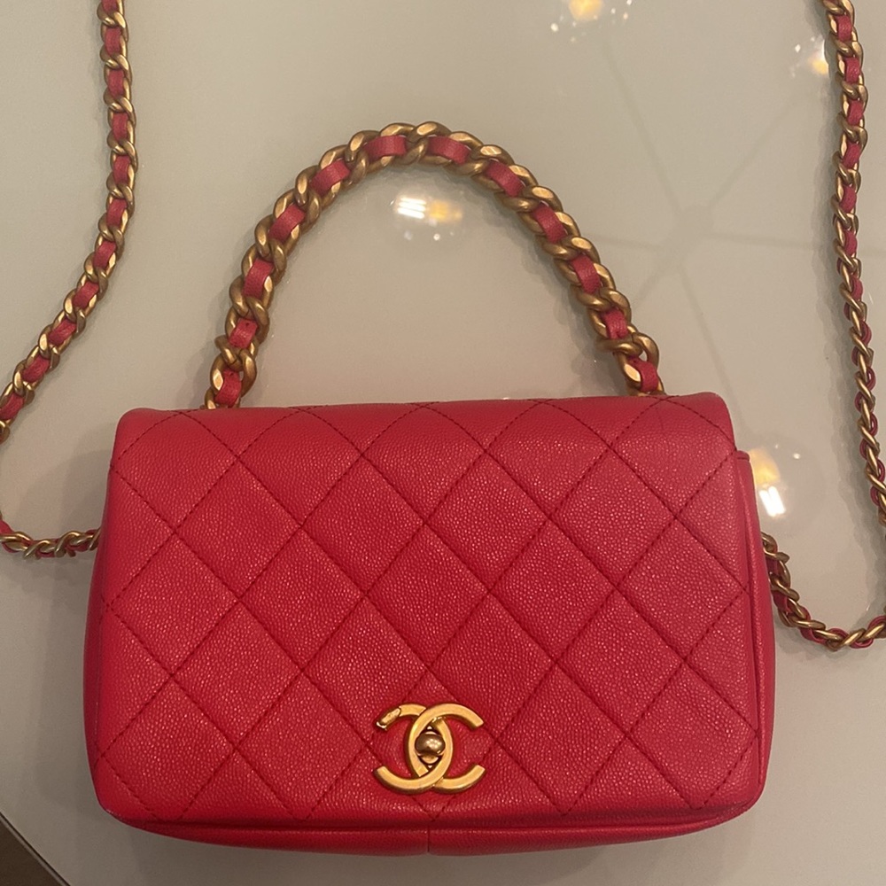 ❤️SOLD❤️Chanel 2020 Fashion Therapy Flap Bag